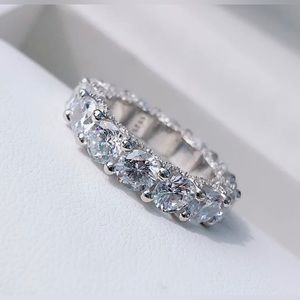 Classic Round Cut Classic High Carbon Diamond Wedding/Anniversary Ring